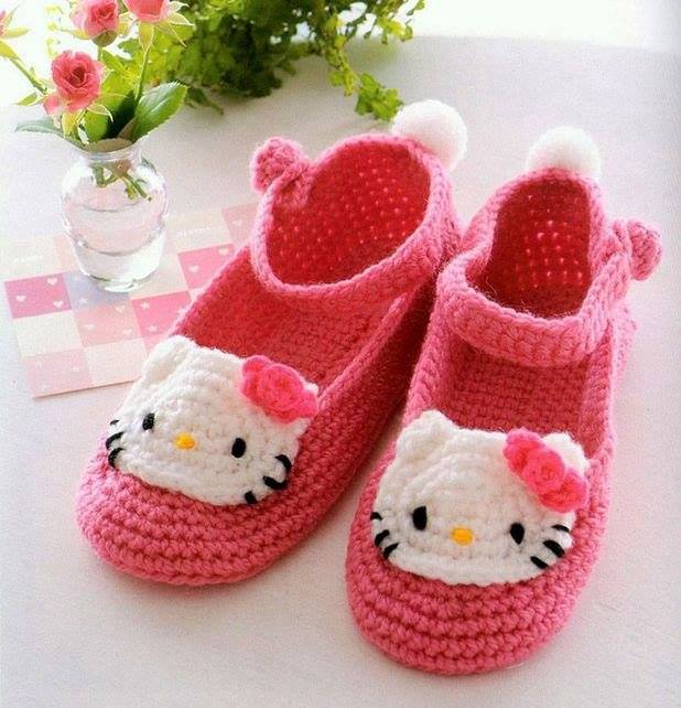 hello kity figürlü pembe örgü bebek patiği modeli Örgü