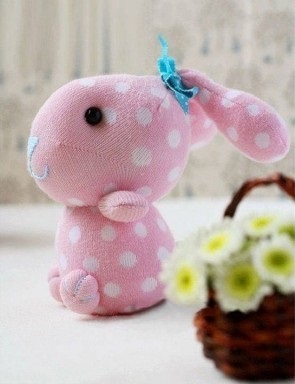 Pembe Benekli Çorap İle Oyuncak Tavşan Yapımı