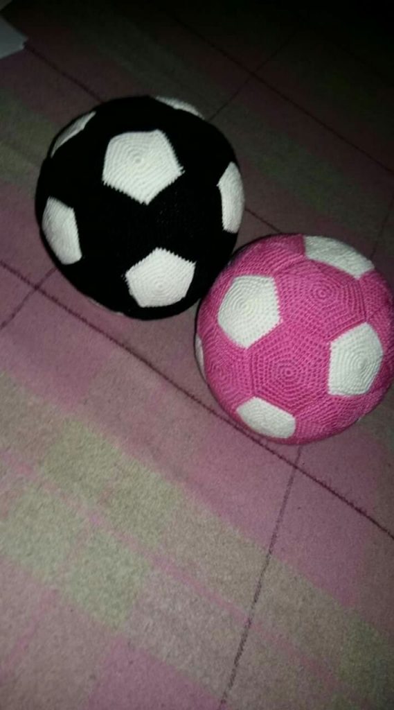 Amigurumi futbol topu yapımı